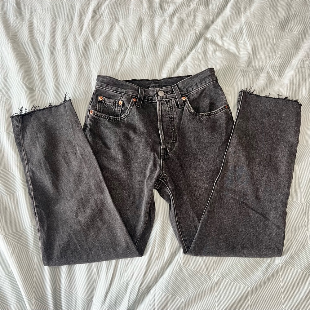 LEVI’S Women’s 501 Jeans, Cut-off Straight Leg,  Washed Black, Size 24x26